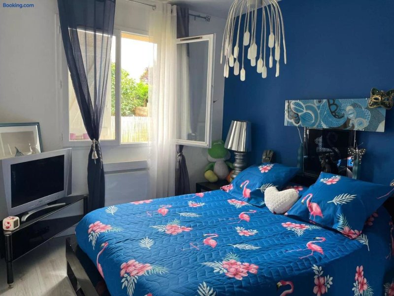 Ello Happiness Home Place To Be In Pau