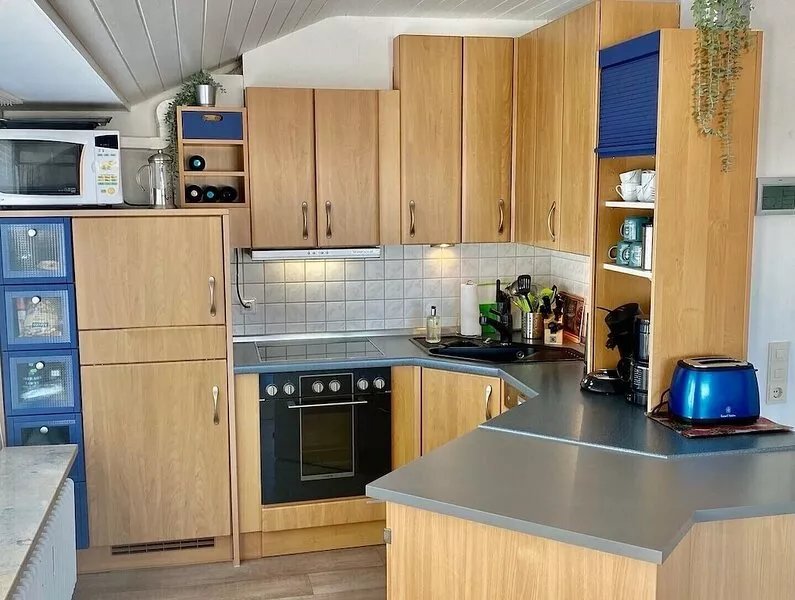 Large Luxurious Apartment with stunning roof terrace view, indoor pool & sauna