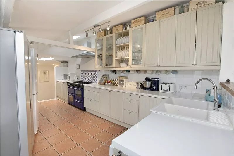 Gorgeous Cottage sleeps 10 + cot. Pet  friendly,  Luxury Hot Tub & Parking