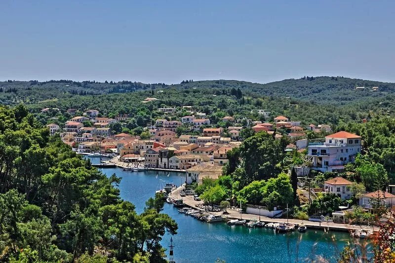 Discover peace at Villa Kyklamino – your perfect Paxos escape