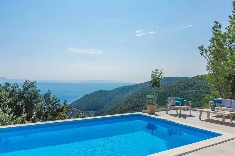 The best way to describe Villa Bogijeva would be "unique".