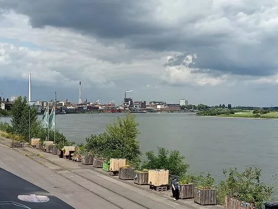 Rheinpromenade Uerdingen Am Rheintor