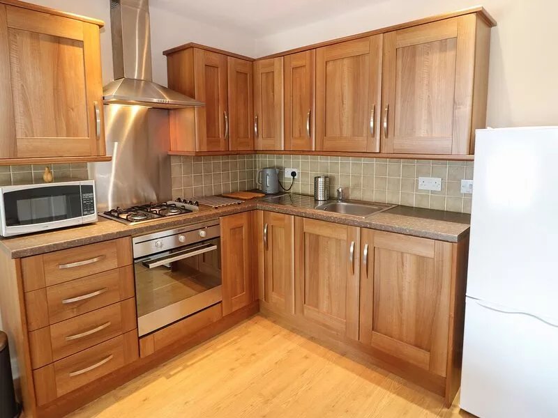 THE LOFT AT THE LAKE, romantic, with a garden in Littleborough