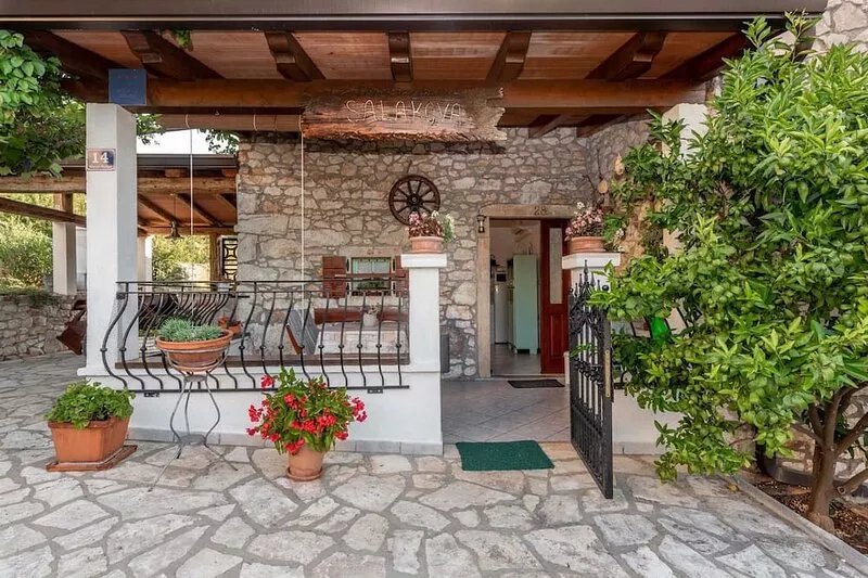 Haus Salakova a lovely vintage stone house