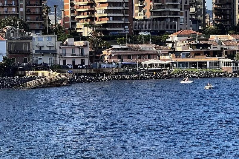 Two steps from the sea and four from the historic center "Donizetti House"