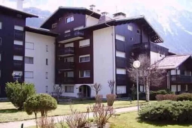Chalet building of 4 prestige floors of chamonix at the foot of the slopes