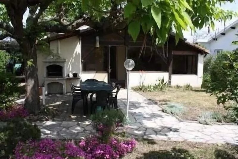 Very quiet house on the edge of the Arcachon basin, rated 3 stars for tourism.