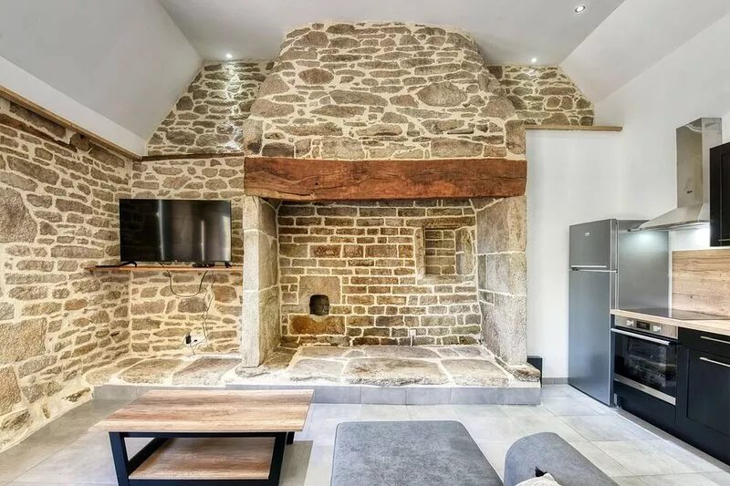 Gîte Theillac - Maison au calme avec beau jardin