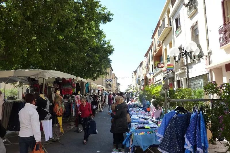Ten minutes from the beach, in the historic center of a Catalan village