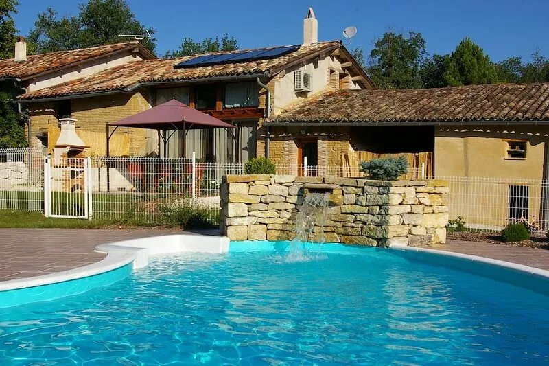Cottage with private pool in south-west France