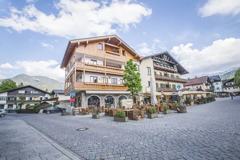 Downtown Suite Alpi on the pedestrian street