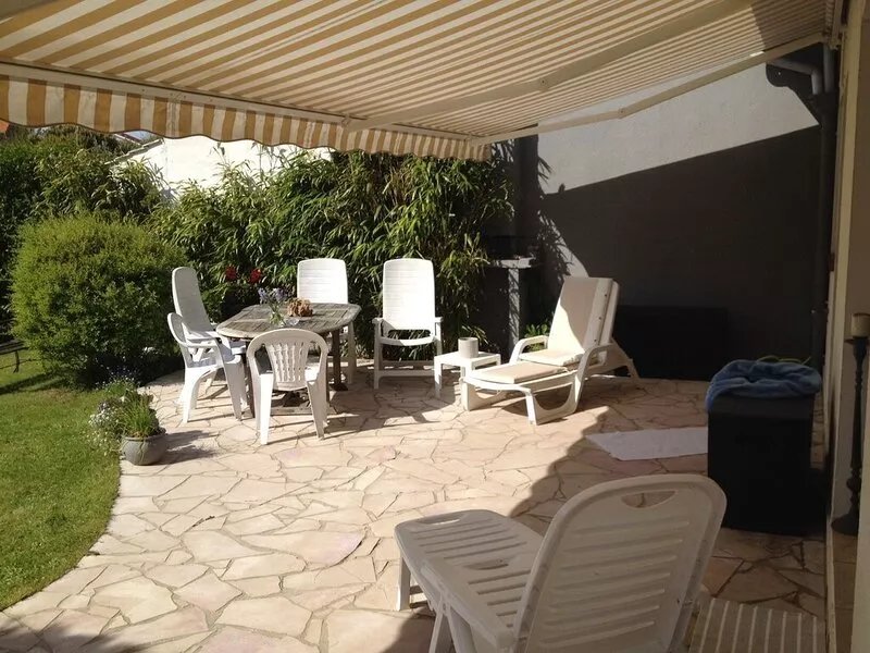 4 bedroom seaside house with garden