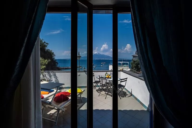 Seaside apartment with panoramic terrace on the Sorrento Coast