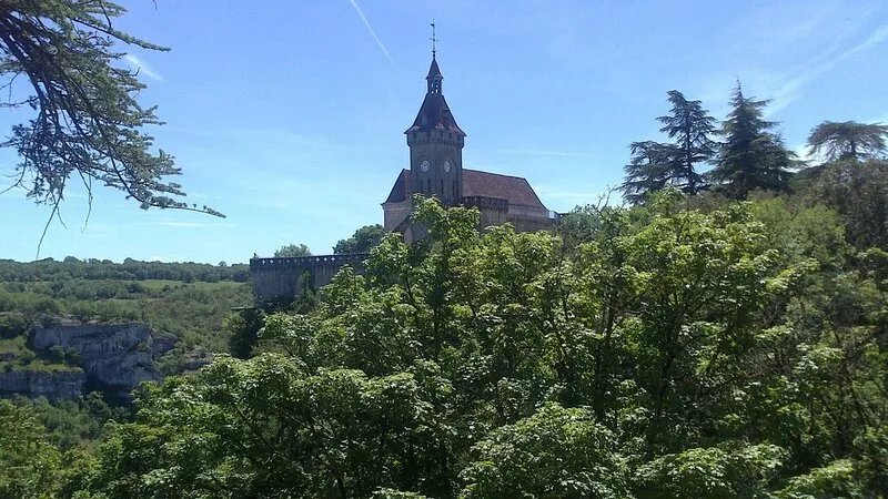 Newly renovated tower in the picturesque Dordogne valley.