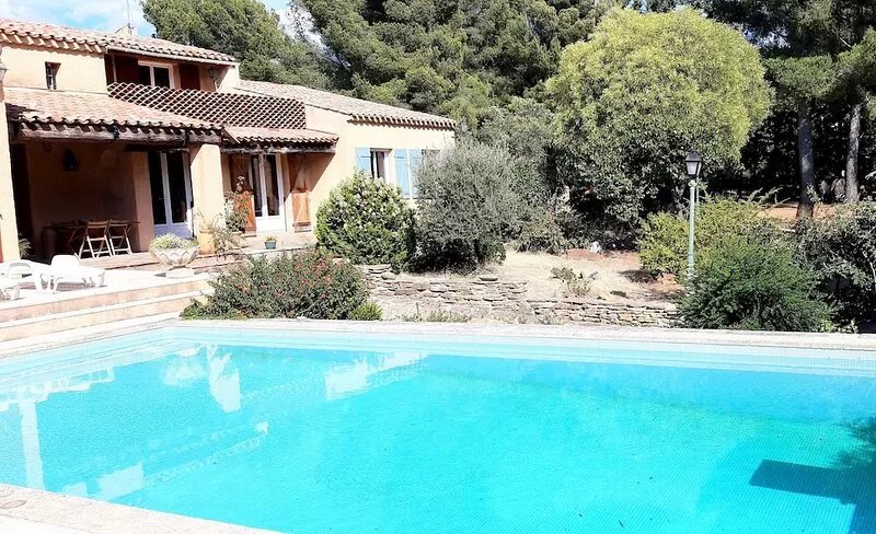 Private bedroom, swimming pool, pool-house, summer kitchen in beautiful, quiet