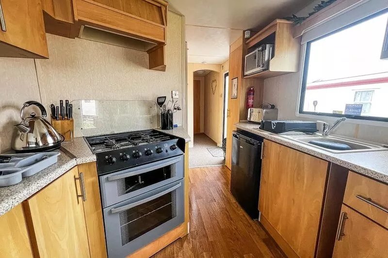 Wonderful 6 berth caravan in Norfolk at Heacham Beach, ref 21012E