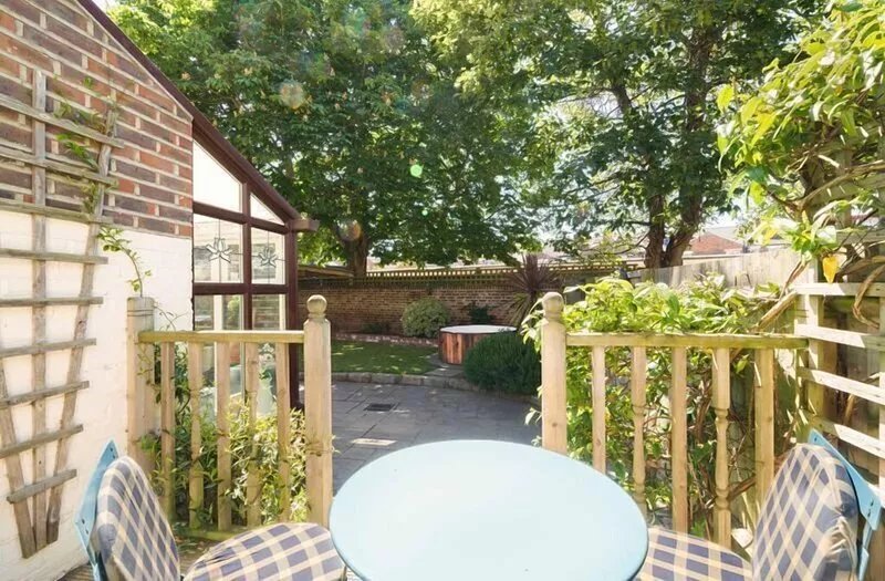Stoke Villas -  a house that sleeps 17 guests in 5 bedrooms
