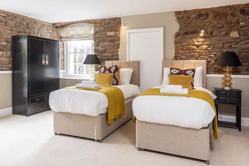The Manor Holcombe Country House in Somerset with Pool, Hot-tub and Games room