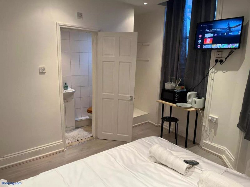 Y2 Guest House