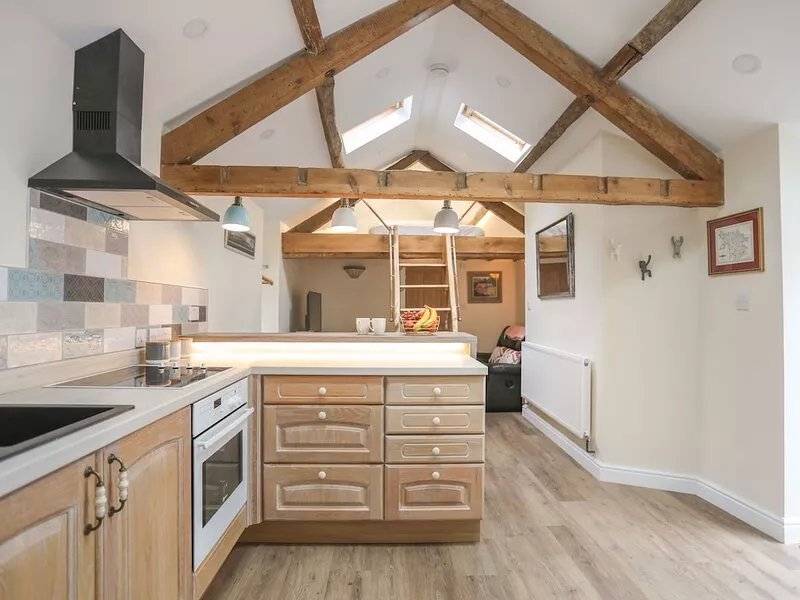 GLAN MEON COTTAGE, pet friendly in Barmouth