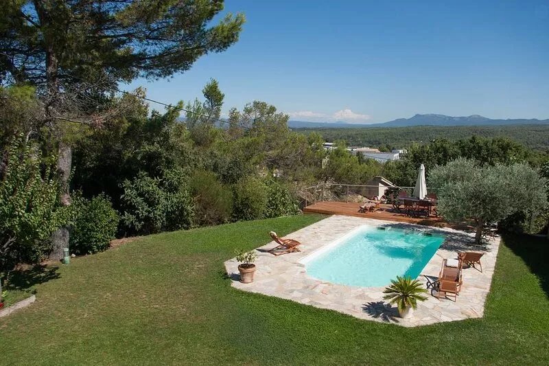Amazing view! Great house to gather with friends in Provence