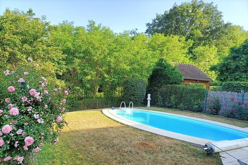 Large room in a spacious Maison bourgeoise.