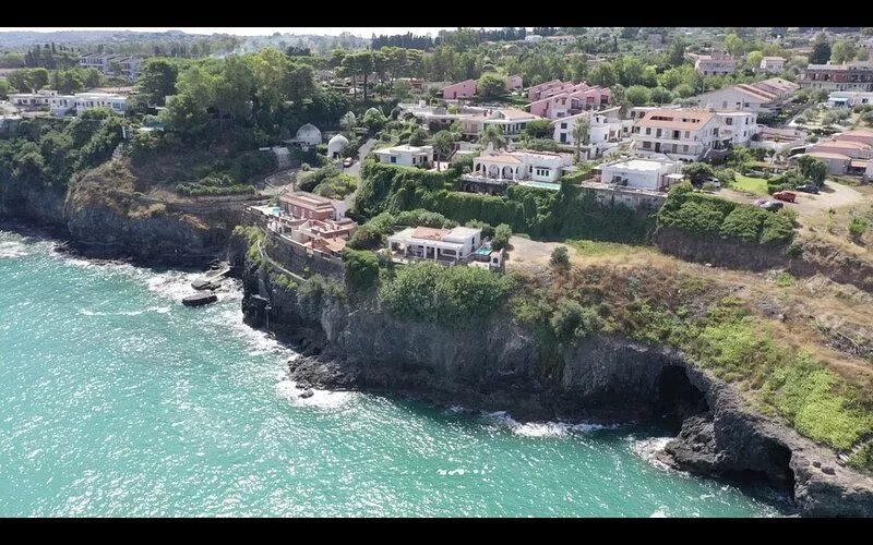 Villa Anna with heated swimming pool and panoramic terrace.