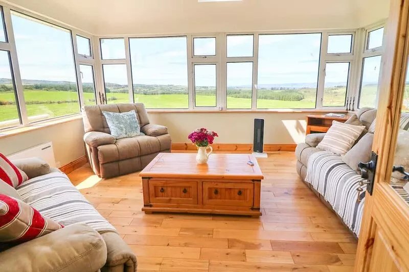 SEA VIEW HIDEAWAY, family friendly in Lahinch, County Clare