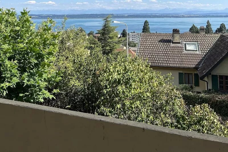 Large apartment. 3 bedrooms, Alpes Rez, Neuchatel