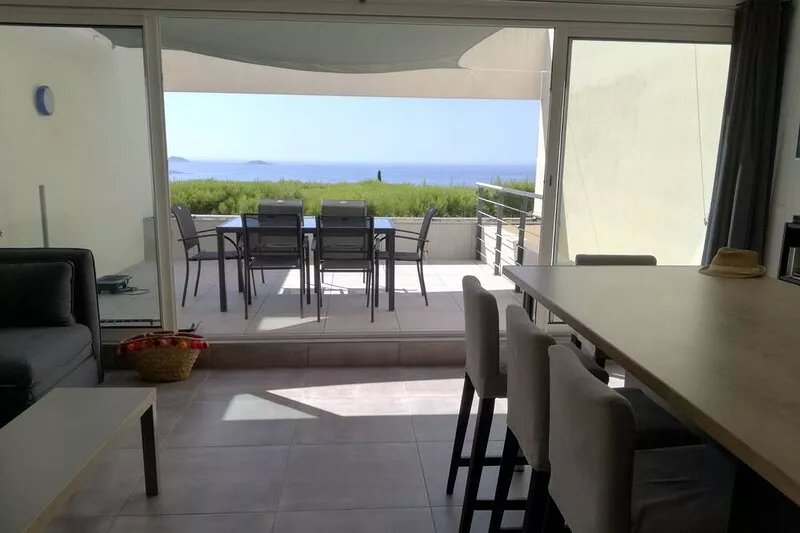 rental T2 Bandol swimming pool panoramic view Free Wifi