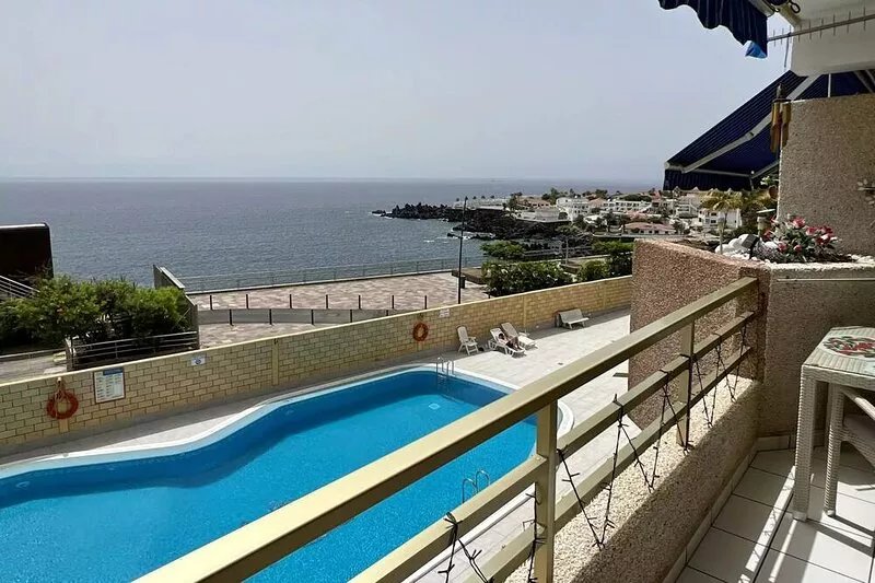 First line - only 300 m to Playa de la Arena