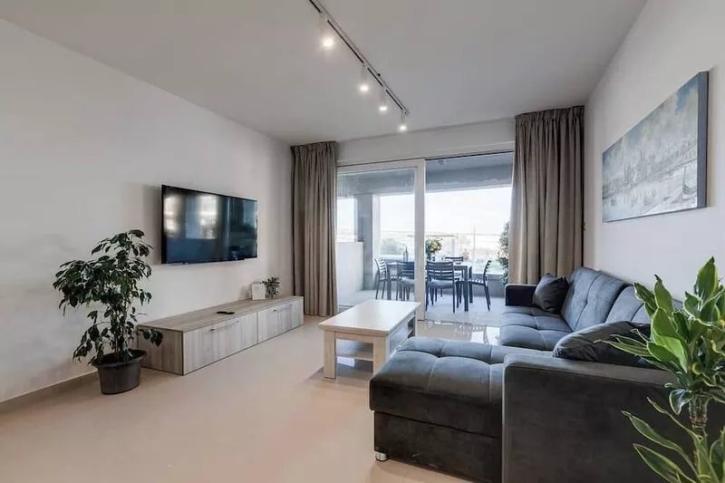 This apartment is a 3 bedroom(s), 4 bathrooms, located in Il-Mellieħa, null.