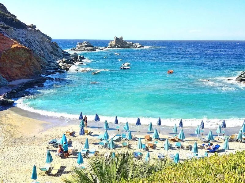 'Vivian' Apartment is on the Beach to the Amazing place !!!