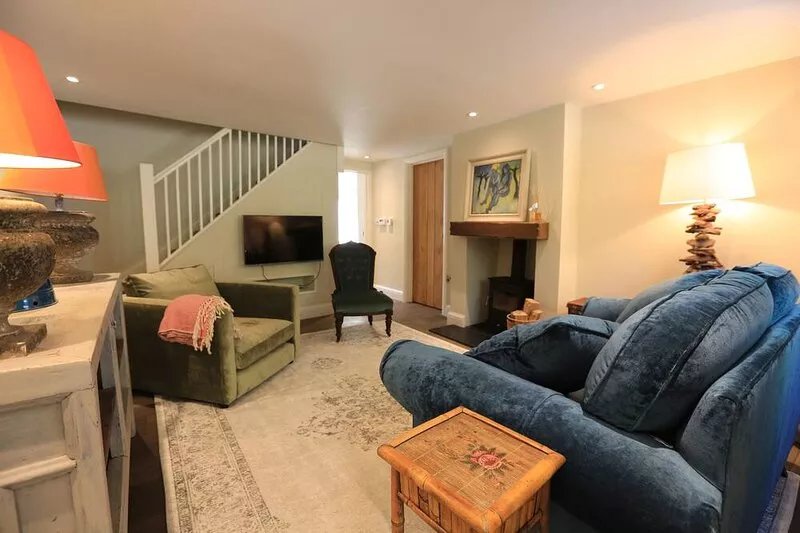 4 Bedroom newly renovated cottage in quiet Somerset village.