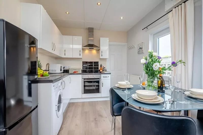 The Hideaway - Two Bedroom House, Sleeps 4