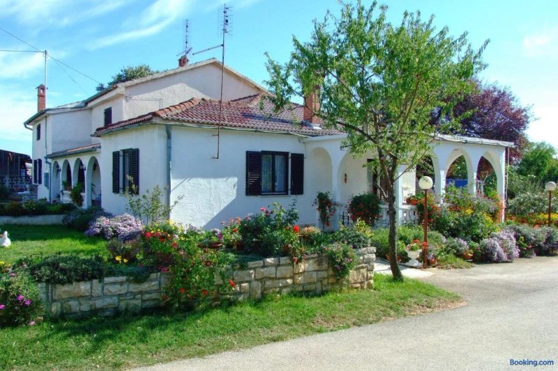 Apartments And Rooms With Parking Space Zambratija, Umag - 11875