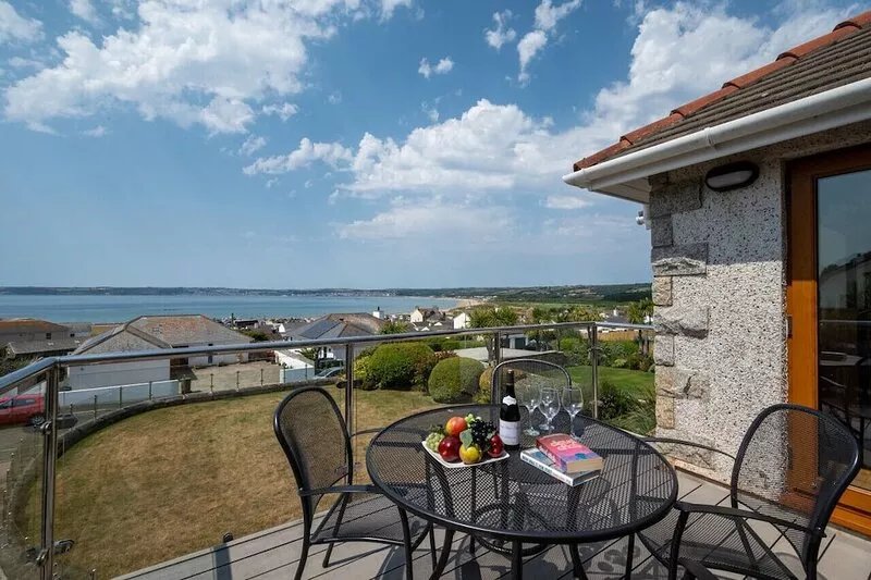 Gwyns An Mor - Four Bedroom House, Sleeps 6