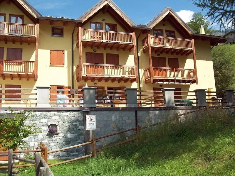 CERVINIA-VALTOURNENCHE Apartment Directly on the slopes from SCI