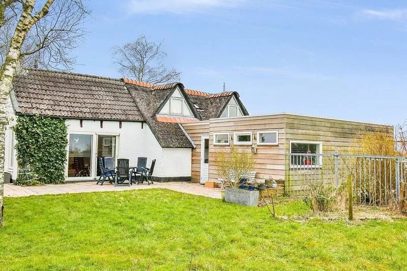 Quaint Holiday Home with sauna and Jacuzzi