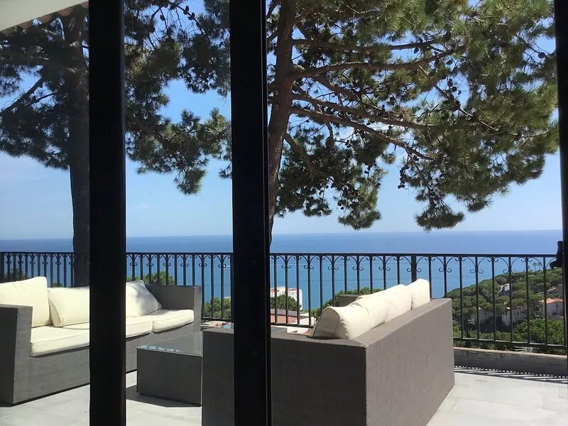 Superb Villa with private pool with Stunning sea views on Barcelona coast.