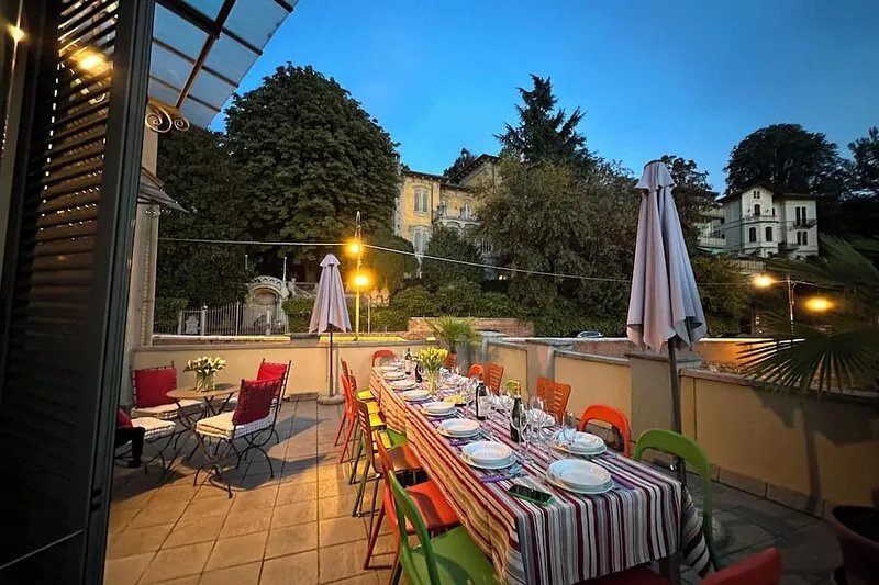 A villa between wonderful gardens, 5 min walk to the city center