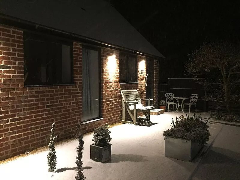 The Dairy - Spectacular views, country walks, cozy nights, pet friendly.