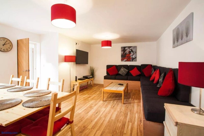 1 Fitzhamon Embankment Apartments
