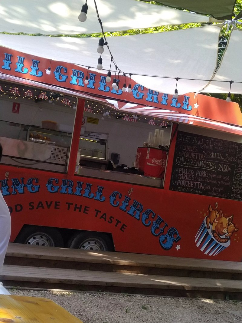Rolling Grill Circus by Lokodi Chef