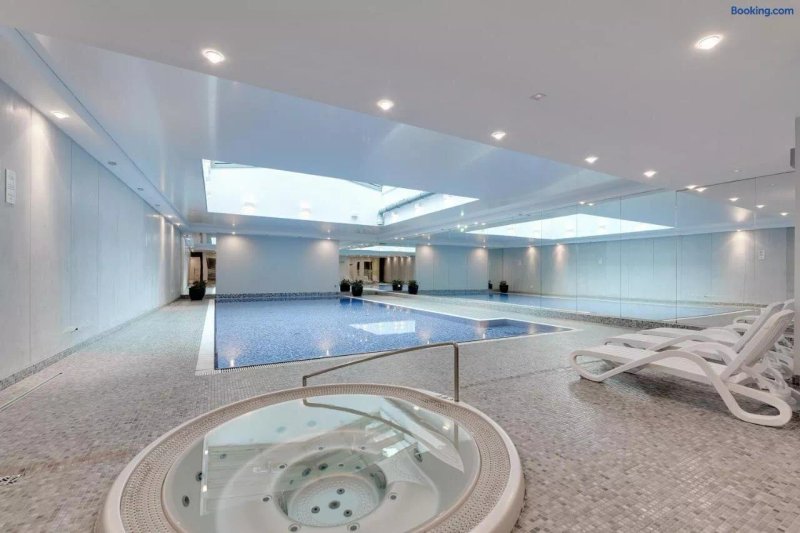 Waterlane Riverside - SPA, Pool, Gym & Parking by Downtown Apartments