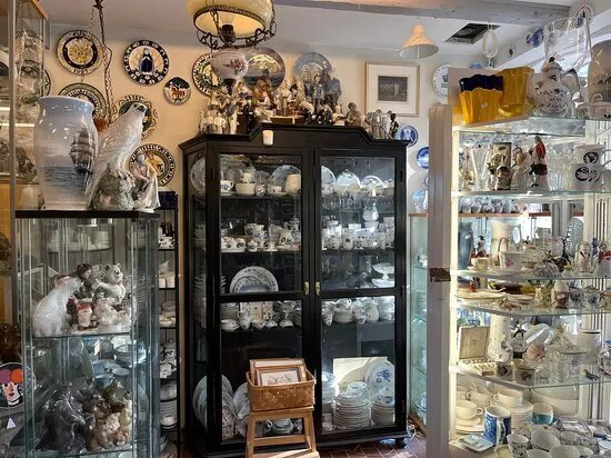 Klosterkaelderen Antik og Porcelaen