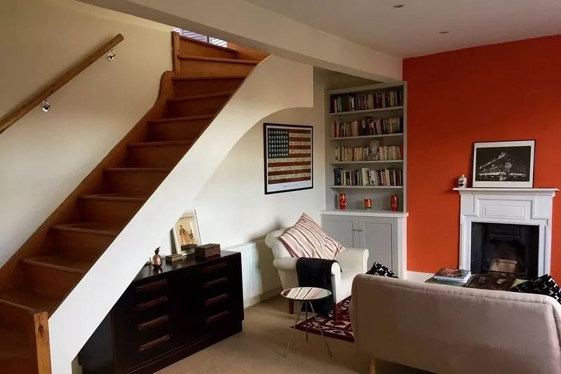 Stylish top floor 1 bed flat in West Hampstead