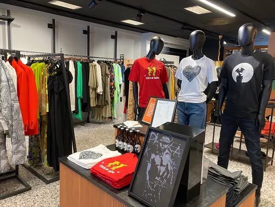 RAGS Fashion & Lounge