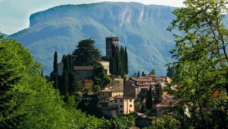 Friends of Tuscany 5 bedroomed villa with private pool and Wi-Fi