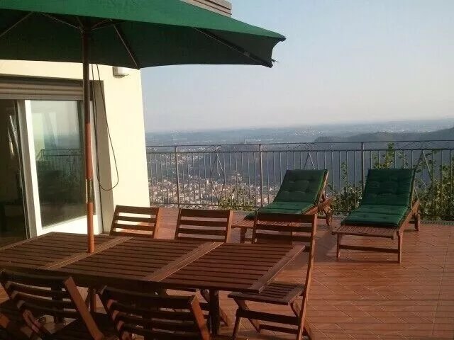Sunny apartment with large terrace and view of Lake Como and the Alps